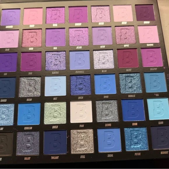 Beauty Bay Midnight Palette - Picture 2 of 3